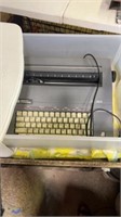 Smith Corona SL 460 typewriter in box