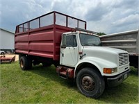 1990 International 4900 4x2 Grain Truck