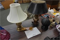 2-short table lamps & desk lamp, all untested