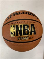 SPALDING PERFORMANCE OUTDOOR STREET 28.5