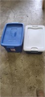 2 Rubbermaid bins