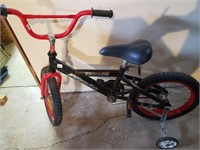 EXCELLENT SHAPE CHILD'S BIKE WITH TRAINING WHEELS