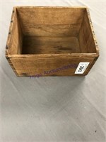 Yeast Foam wood box, 6.5 x 8.5 x 5 " tall