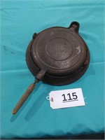 Wagner Cast Iron Waffle Maker - Missing Handle