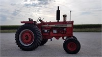 International 1256 tractor