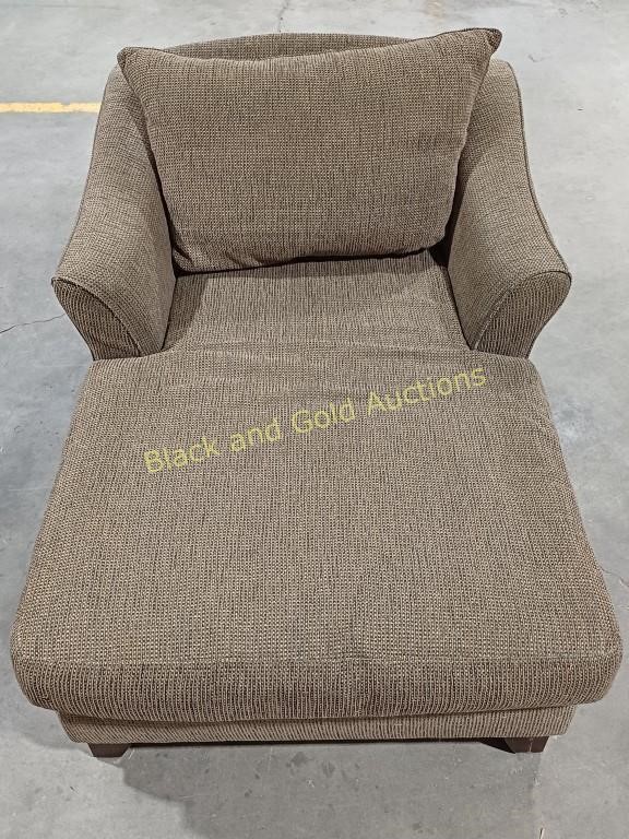 Large Fabric Lounge Chair w/ Arms