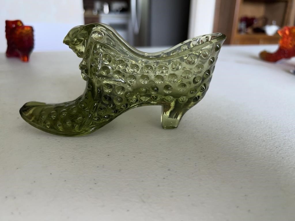 Fenton cat faced shoe 6in long