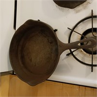 No 8 10.5" Cast Iron Skillet