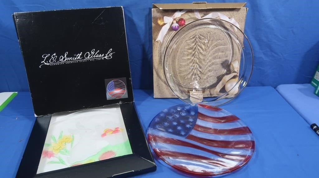 2 L.E. Smith Glass Serving Platters & Home Trends