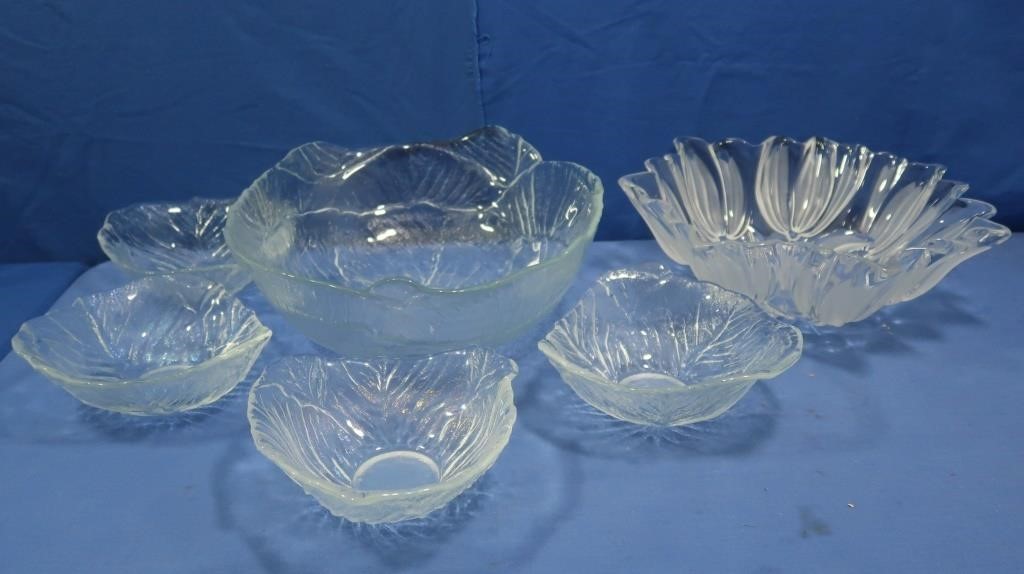 4 Cabbage Leaf Bowls, Tulip Serving Bowl