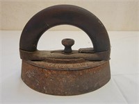 A. G. Williams Co. Cast Iron Iron from Ravenna,