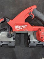 Milwaukee M18 compact band saw