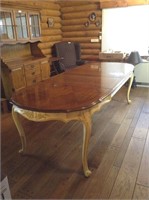 Dining Room Table with leaves and protector top