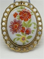 1980's Gold Tone Floral Cameo Brooch