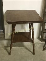 Wooden square top lamp table