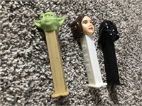 3 STAR WARS PEZ CONTAINERS