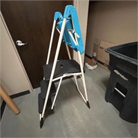 COSCO HEAVY DUTY 5' FOLDING LADDER