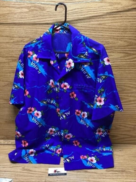 Vintage Hawaiian shirt size unknown