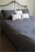Queen size comforter with removable cover, pillow