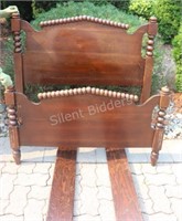 1900's Wooden Hand Turned Spindle Single Bed
