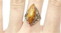 RING WITH AMBER INSERT SIZE 7