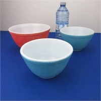 3 Vintage Pyrex Nesting Bowls: Two #401 Blue,