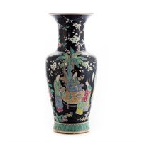 Large Chinese Export porcelain vase
