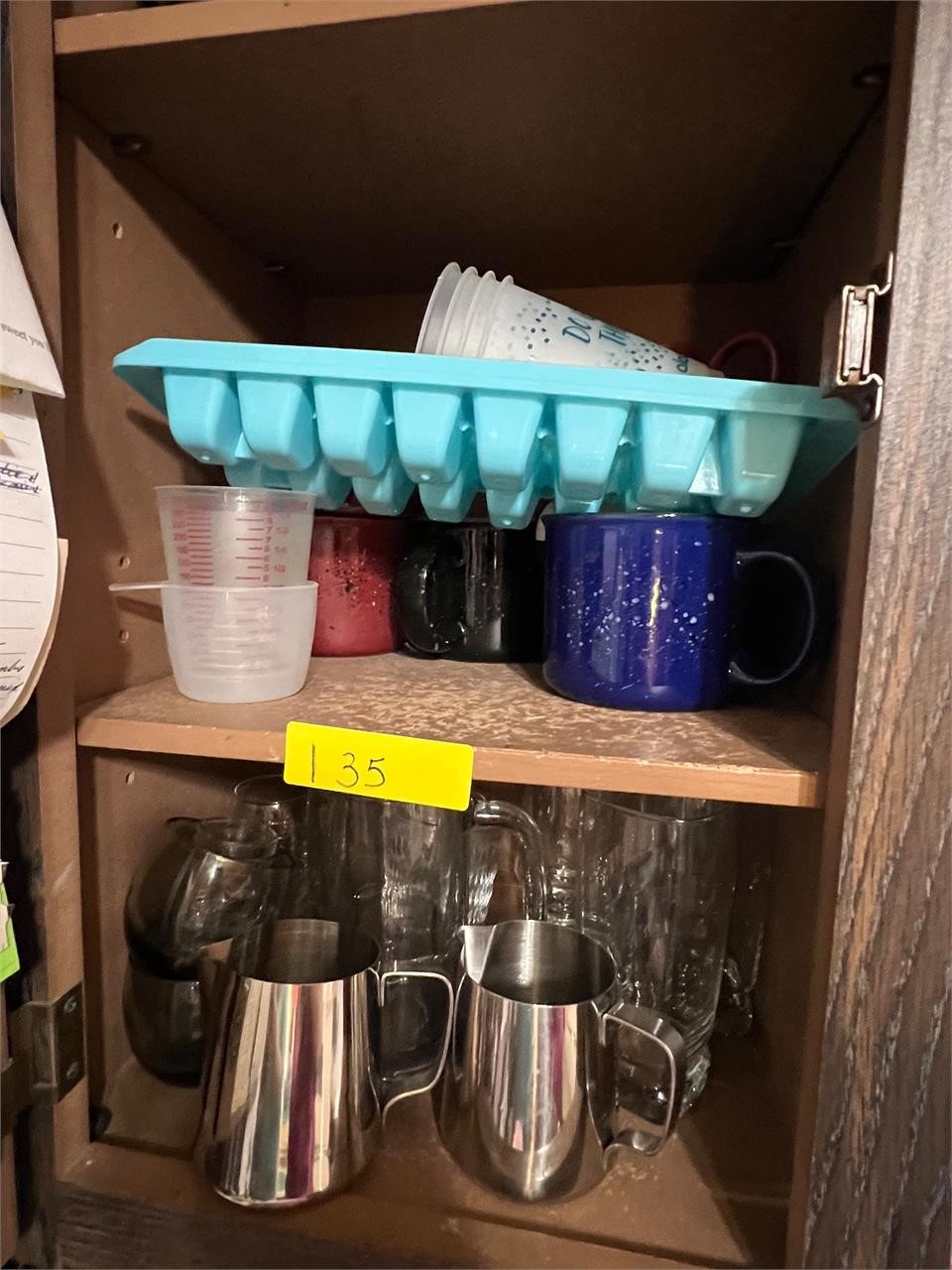 Contents in cabinet - Cups / mugs / misc.