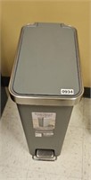 STAINLESS STEP OPEN 13 GALLON WASTE CAN