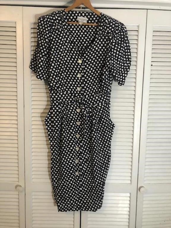 VINTAGE CLOTHING AUCTION - ENDING 7/2/2024
