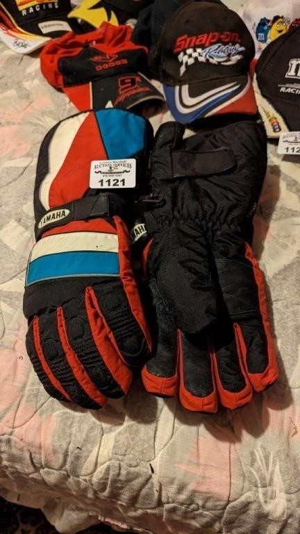 Yamaha XLg Gloves