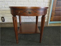 SMALL WOOD END TABLE WITH DRAWER