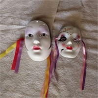 2 vtg decor masks