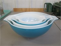 4 Piece Set of Blue Horizon Pyrex Nesting Bowls