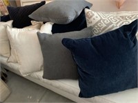 11PC ASSORTED PILLOWS