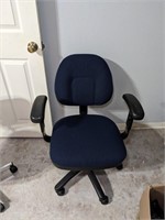 Rolling Chair w/ seat cushion (Some scratches)