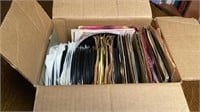 Box of 45 rpm records - approx 153