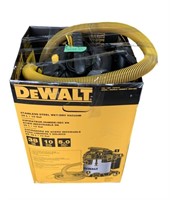 DeWalt 38L/10Gal Stainless Vacuum *pre-owned*