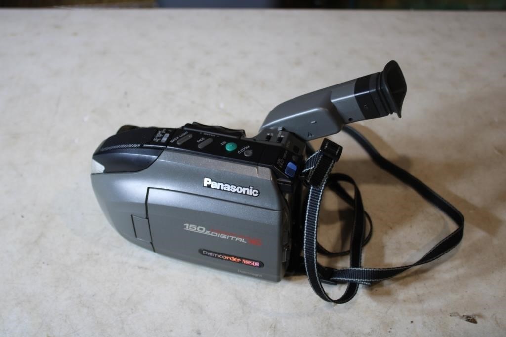 Panasonic camcorder needs battery
