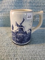 LOVELY HAND PAINTED DELFT MUG 5.5 INCHES TALL