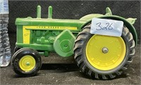 1/16 SCALE JOHN DEERE MODEL 820 DIE CAST TRACTOR