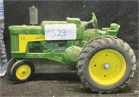 1/16 SCALE JOHN DEERE MODEL 630 LP DIE CAST TRACTO