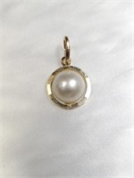 Certified10K  Pearl (1ct) Pendant