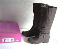 New Rampage Woman Boots size 10