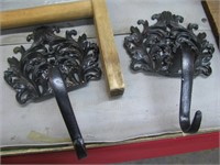 cast iron hanger things