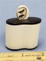 Ivory and baleen box        (f 16)