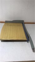 Quartet paper cutter