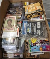 TRAY OF BASEBALL CARDS