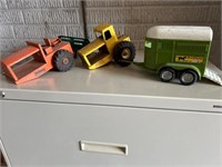 Vintage structure Nylint toy lot. Trailers.