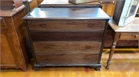 ANTIQUE WALNUT CHIPPENDALE CHEST W/ QUARTER COLUMN